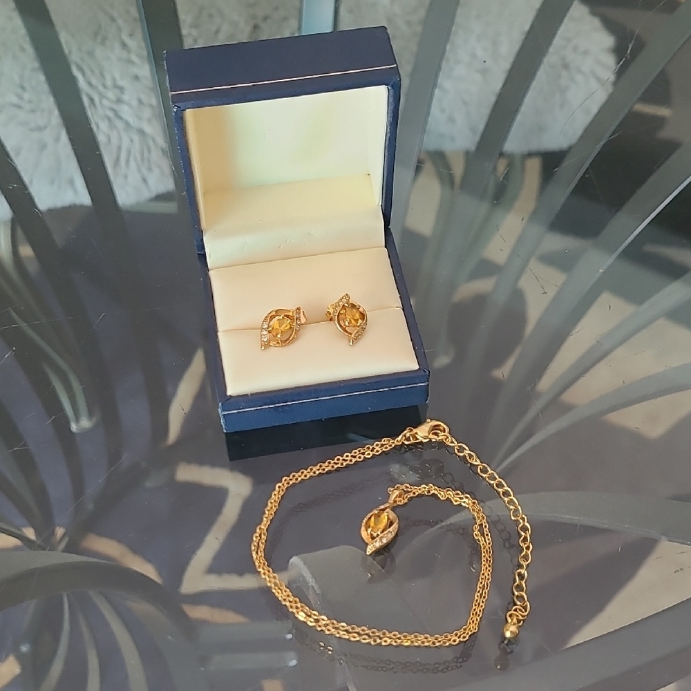 Vintage Avon Jewelry Set ❤️